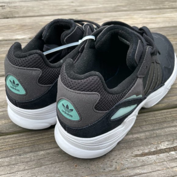 Adidas Men Athletic Shoes Black Lace Up Torsion Ru - Picture 3 of 12